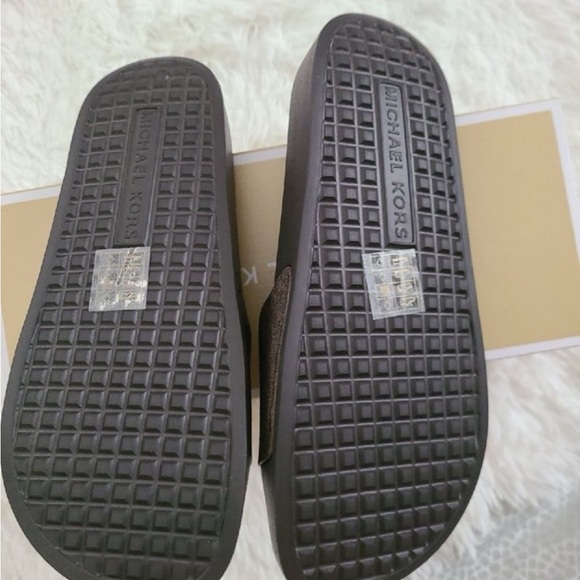 Michael Kors Slides - Picture 3 of 3